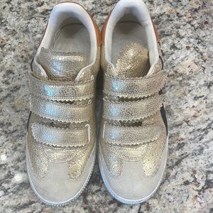 Gold sneakers Italian size 38 USA size 7 1/2 very good condition
